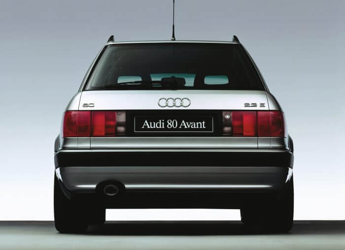 Dieses Foto zeigt einen Audi 80 Avant, der ab dem Jahr 2022 als Oldtimer gilt.