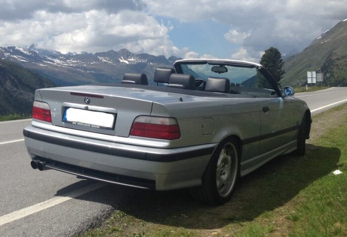 Dieses Foto zeigt einen BMW M3 E36, der ab dem Jahr 2022 als Oldtimer gilt.