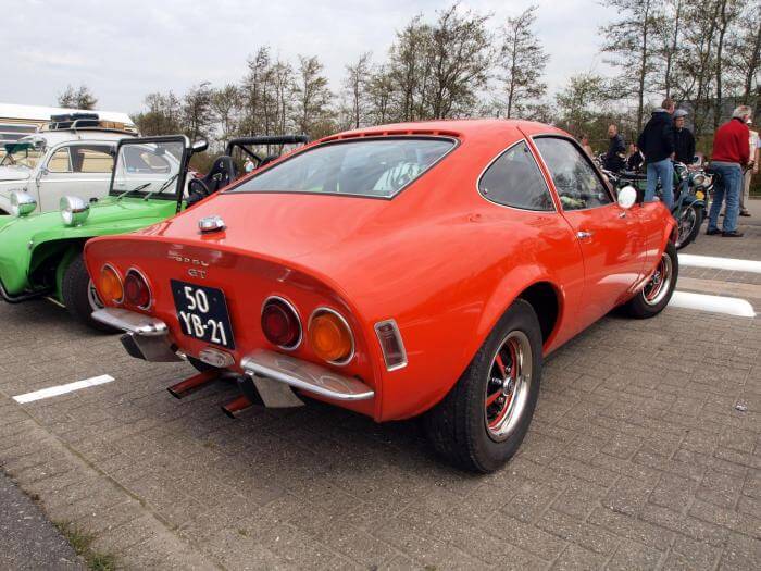 roter Opel GT Oldtimer