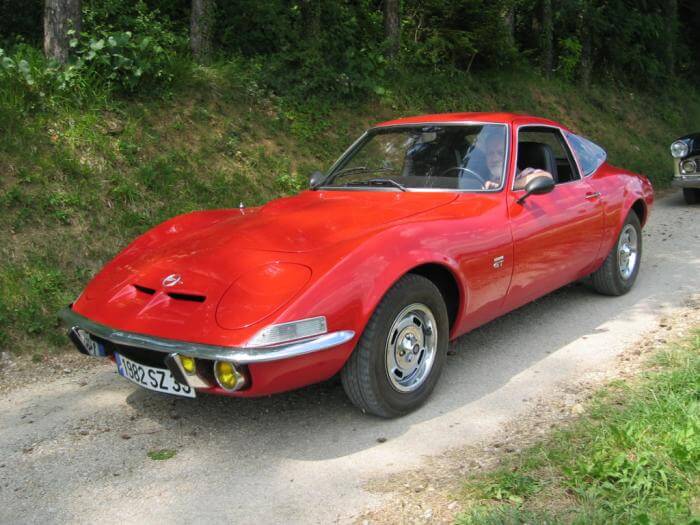 roter Opel GT 1900 Oldtimer