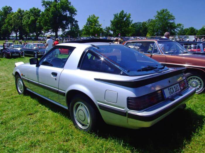 Oldtimer Mazda RX-7 mit 115PS aus dem Jahr 1983