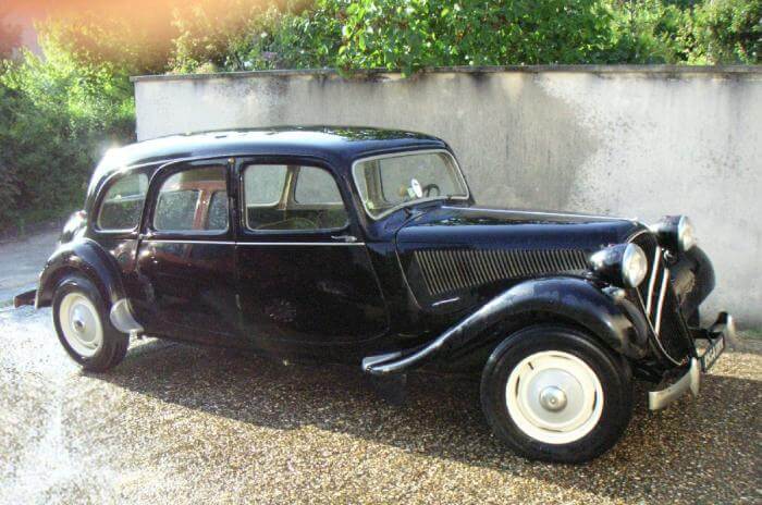 Oldtimer Citroën Traction Avant 11 CV in schwarz