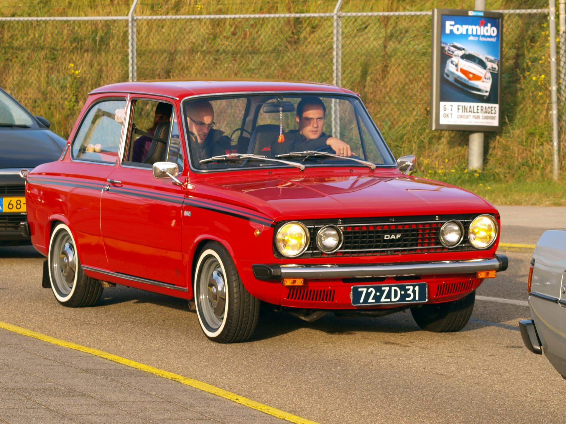 roter DAF 66 Oldtimer aus dem Jahr 1968