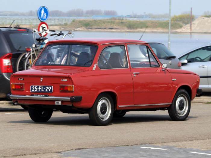 roter DAF 66 Oldtimer